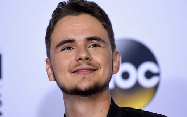 Сын легендарного певца попал в ДТП на мотоцикле