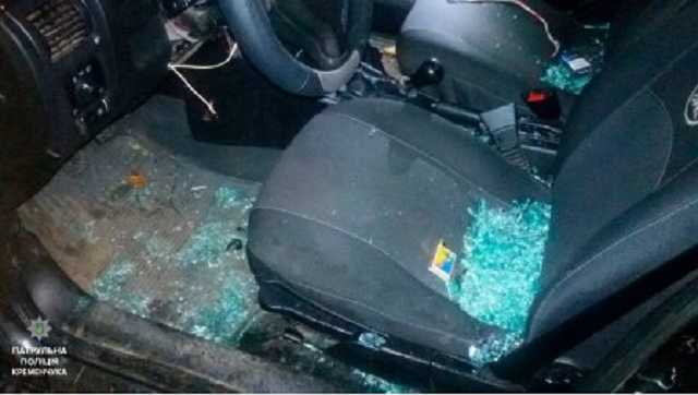 В Кременчуге угонщик не смог завести Opel и попросил помощи у... товарища хозяина