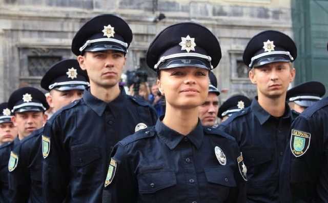 Нацполиция купила фуражек у фигуранта дела "рюкзаков Авакова" на 2,2 млн грн