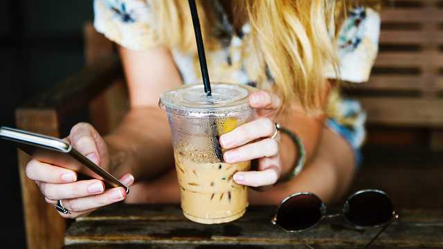 Глава Apple порівняв ціну на iPhone X з вартістю чашки кави