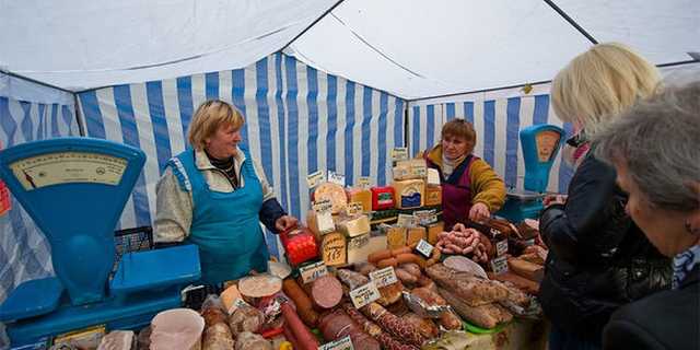 На ярмарках в Киеве “разводят” и травят людей