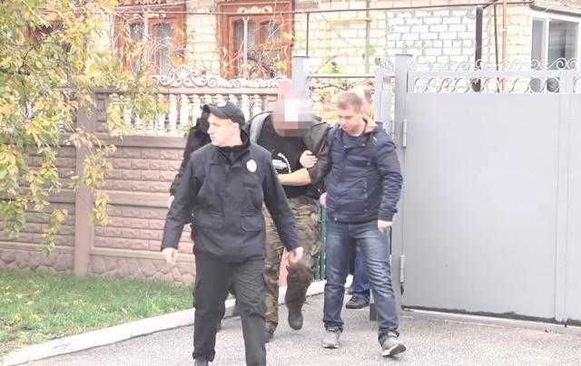 Не сподіваючись на орлів Авакова, сім’я на Харківщині самостійно затримала озброєного грабіжника