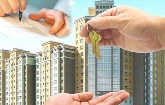 "Нищему" сотруднику АМКУ подарили огромную квартиру за 2,6 млн