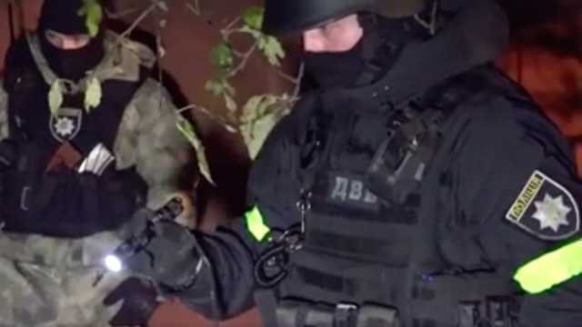 Суд повернув прокуратурі «справу» проти поліцейського чистильщика з Одеси (документи)