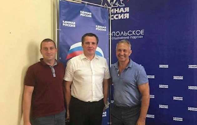 Работающий на оккупантов политтехнолог Ситников спокойно позирует на украинском телеканале