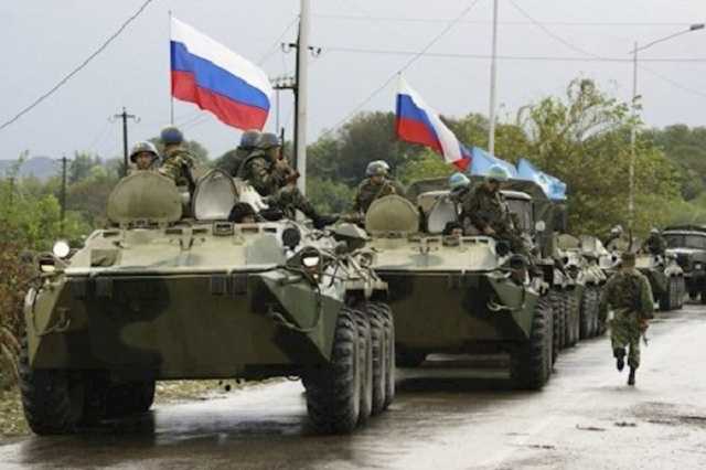 Россия начала стягивать военные силы к границам Украины