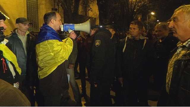 Дипломатичні методи впливу на керівництво держави давно вичерпані. Лише організований тиск…, — Соболєв