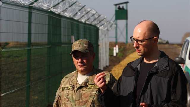 "Стена Яценюка": стало известно, кто распилил 680 млн