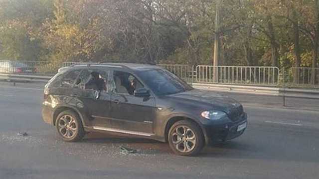 В Одеській області посеред дороги пограбували водія позашляховика