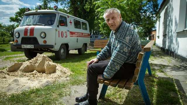 Нет велосипеда, аптеки, про интернет молчу. Как в селах лечат украинцев