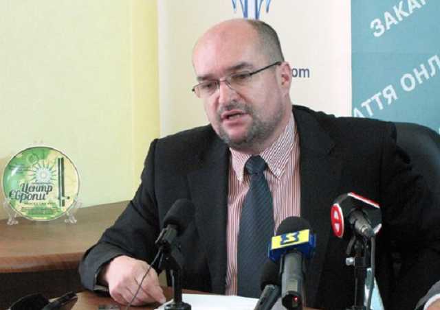 На Закарпатье сестру народного депутата нашли мертвой в колодце