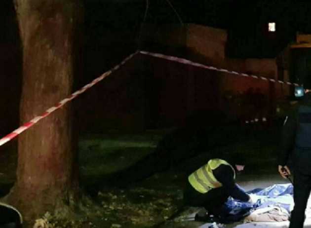 В Киеве во дворе жилого дома мусоровоз сбил мужчину