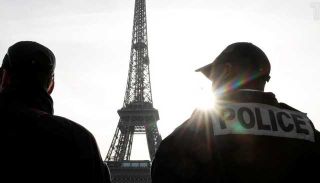 Во Франции полицейский открыл стрельбу по собственной семье