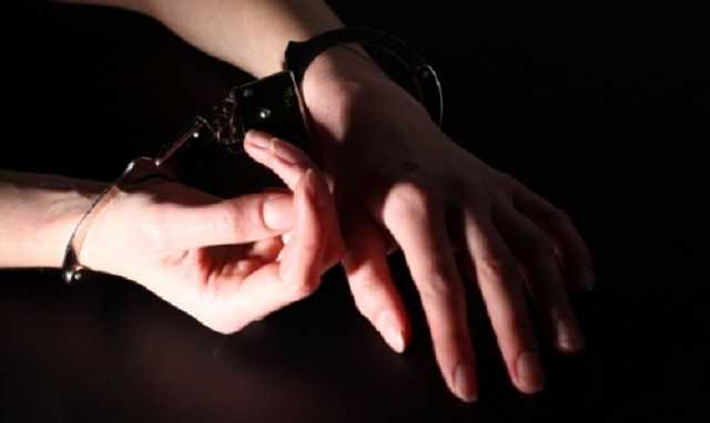 В Киеве мужчину жестоко избила и ограбила малознакомая женщина