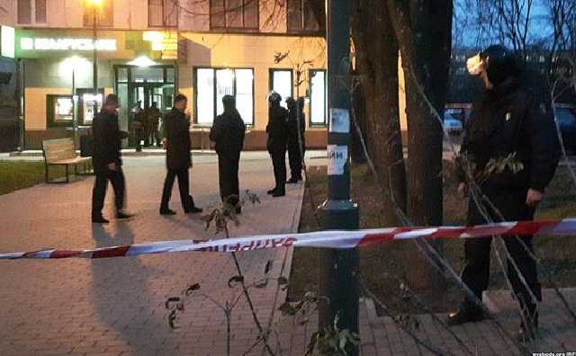 В Беларуси россиянин напал на банк, взял заложников и устроил стрельбу
