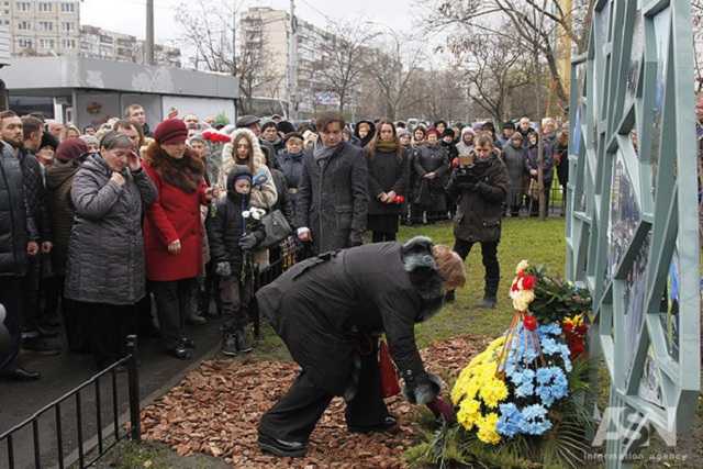 Герою Революции Достоинства посвятили новый сквер в Киеве