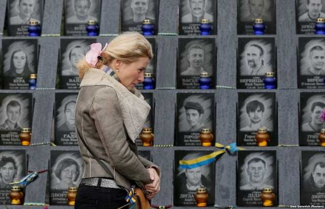 Вшанування пам’яті Героїв Небесної сотні на Майдані. Фото