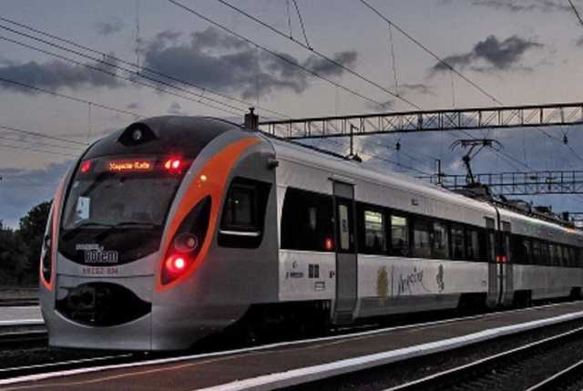 У Польщі трактор протаранив потяг “Київ-Перемишль”, – ЗМІ