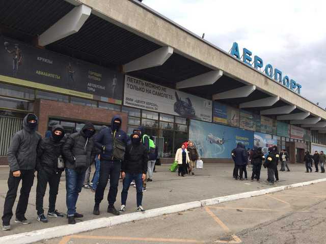 СМИ: Королевская испугалась херсонских патриотов и прибыла в город тайком