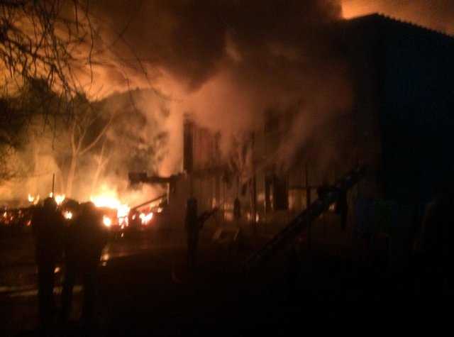 30 человек остались без жилья из-за крупного пожара под Киевом