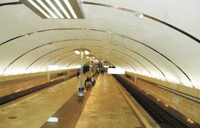 Через дзвінок про мінування закрили метро "Васильківська"