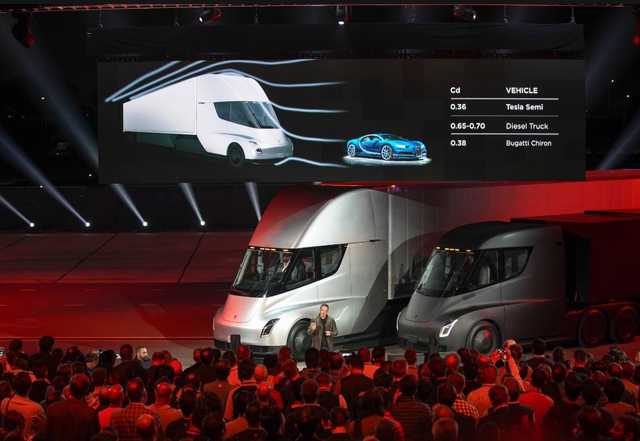 Названа примерная стоимость грузовика Tesla