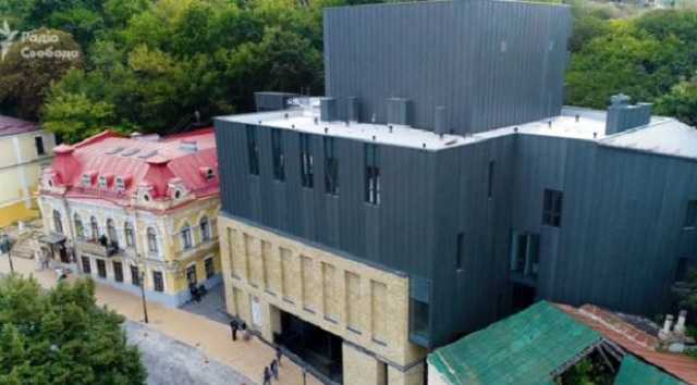 В КГГА потеряли документы о финансировании строительства Театра на Подоле