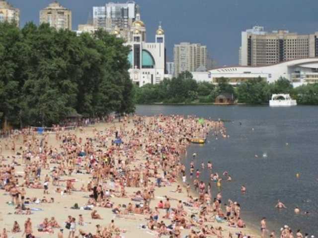 Екс-керівнику КП “Плесо” повідомили підозру через будівництво будинку в Гідропарку