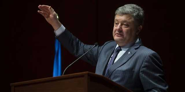 Кто и зачем рисует высокие рейтинги Порошенко и Вакарчуку