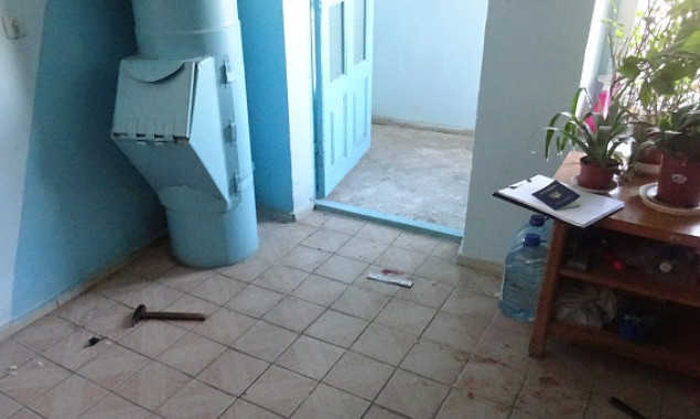 В Деснянском районе задержан мужчина за нападение с молотком и ножом на соседа