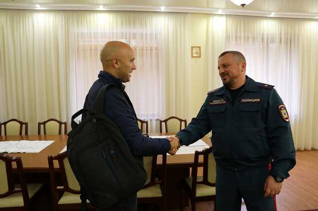 «Мы уже ждем!» В Сети комментируют фото Корнета с «черной меткой»