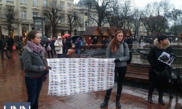 "Напрасное ожидание": В аэропортах ряда стран прошли акции в поддержку украинских политзаключенных