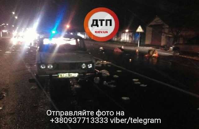 Жуткое ДТП под Киевом: Водитель сбил троих человек и скрылся с места аварии