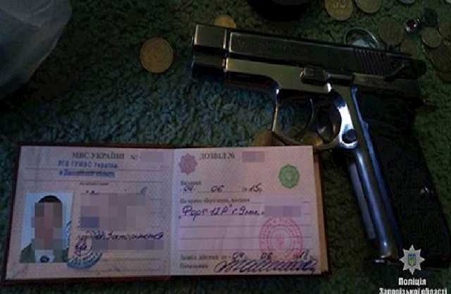 Последняя "гастроль": банда грабителей в "погонах" терроризировала две области Украины