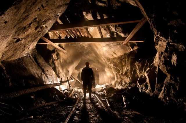 В ОРЛО на шахте произошла авария: два горняка под завалами