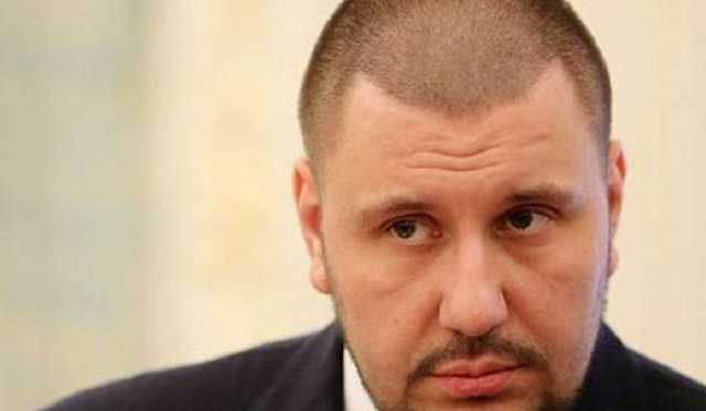 «Кроти» Клименка: Як міністр Януковича готує армію для повернення в Україну