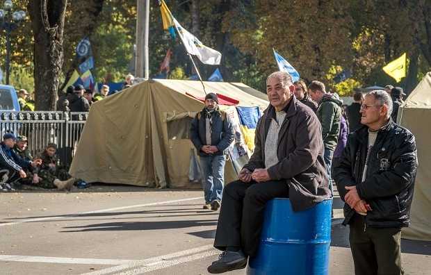 Власть отправляет десантников снести палаточный городок Саакашвили