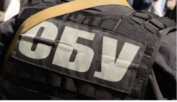 Облава в Конче-Заспе. Силовики пришли с обысками в поместья Рыбака и Хомутынника