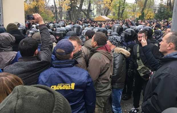 Полиция не дала установить палатку возле СИЗО СБУ, где содержится Саакашвили