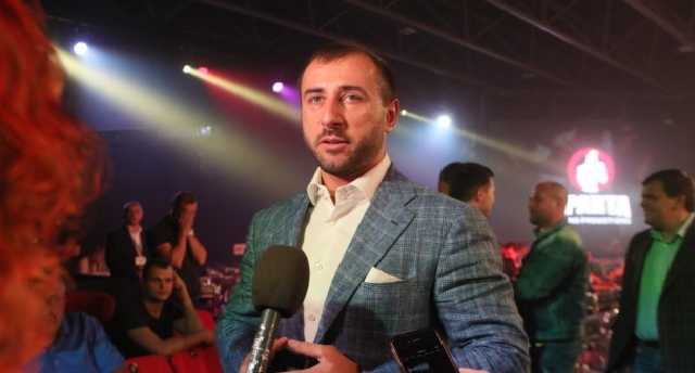 Нардеп Рыбалка поздравил свою девушку на Таймс-сквер