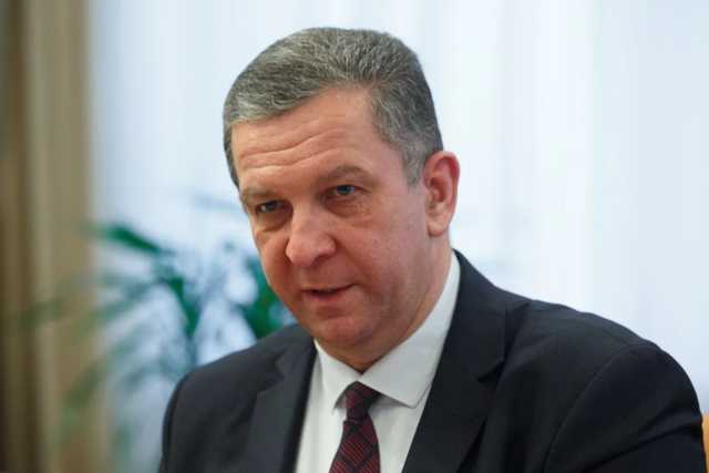 Чим займається міністр Рева в робочий час: розкрита правда