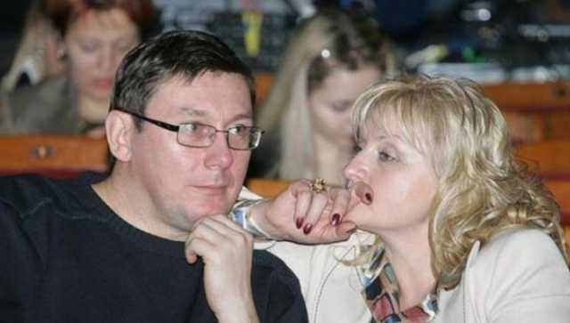 Луценко превратился в ключевой бастион системы Порошенко - блогер