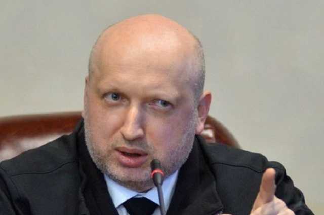 Турчинов заявляет, что вывод российских офицеров из СЦКК может повлечь активизацию боевых действий