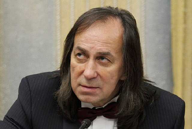 Известный российский актер попал в реанимацию