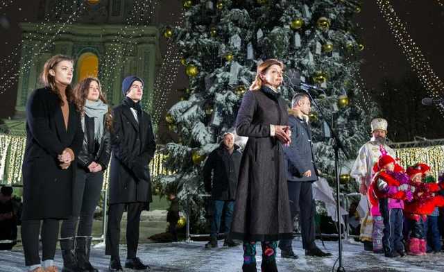 Праздничное выступление Марины Порошенко возмутило соцсети