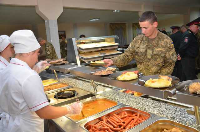 24 бригада ВСУ отвоевала в суде свое право на трехразовое питание