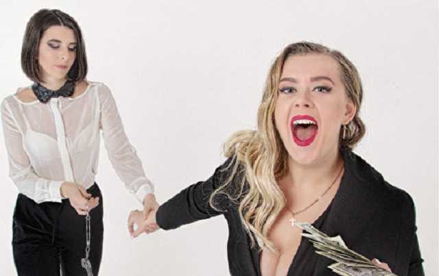 В Одессе девушки оголились, чтобы посмеяться над реформами в Украине