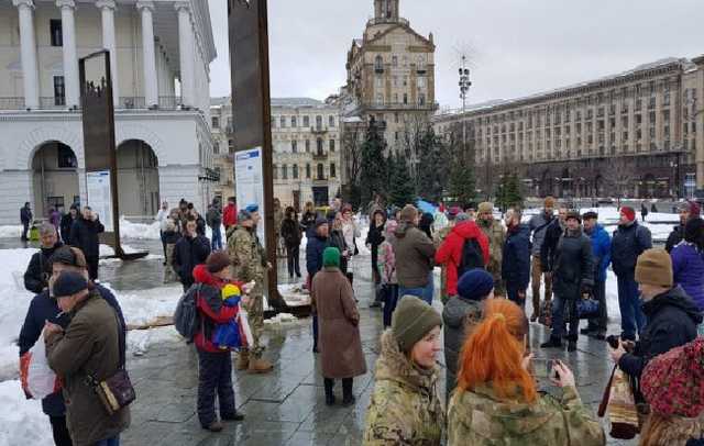 В центре Киева произошла стычка между "Азовом" и участниками акции