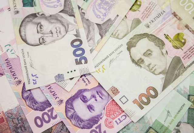 Зарплата по 16 000 гривен может удержать людей в Украине