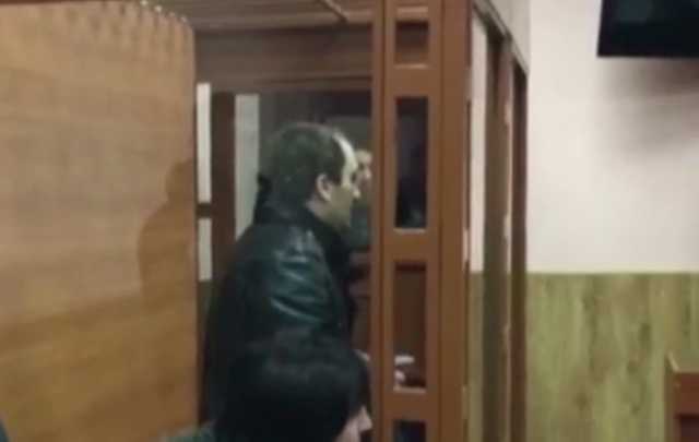 Иностранец, сбивший на тротуаре женщину с детьми, пообещал помогать пострадавшим